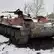乌克兰的机械师正在维修在战斗中损坏和捕获的俄罗斯坦克，因此可以被乌克兰部队使用